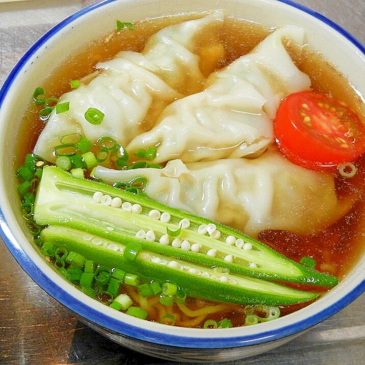 夏のしめに(＾◇＾)夏野菜と冷凍餃子で醤油ラーメン